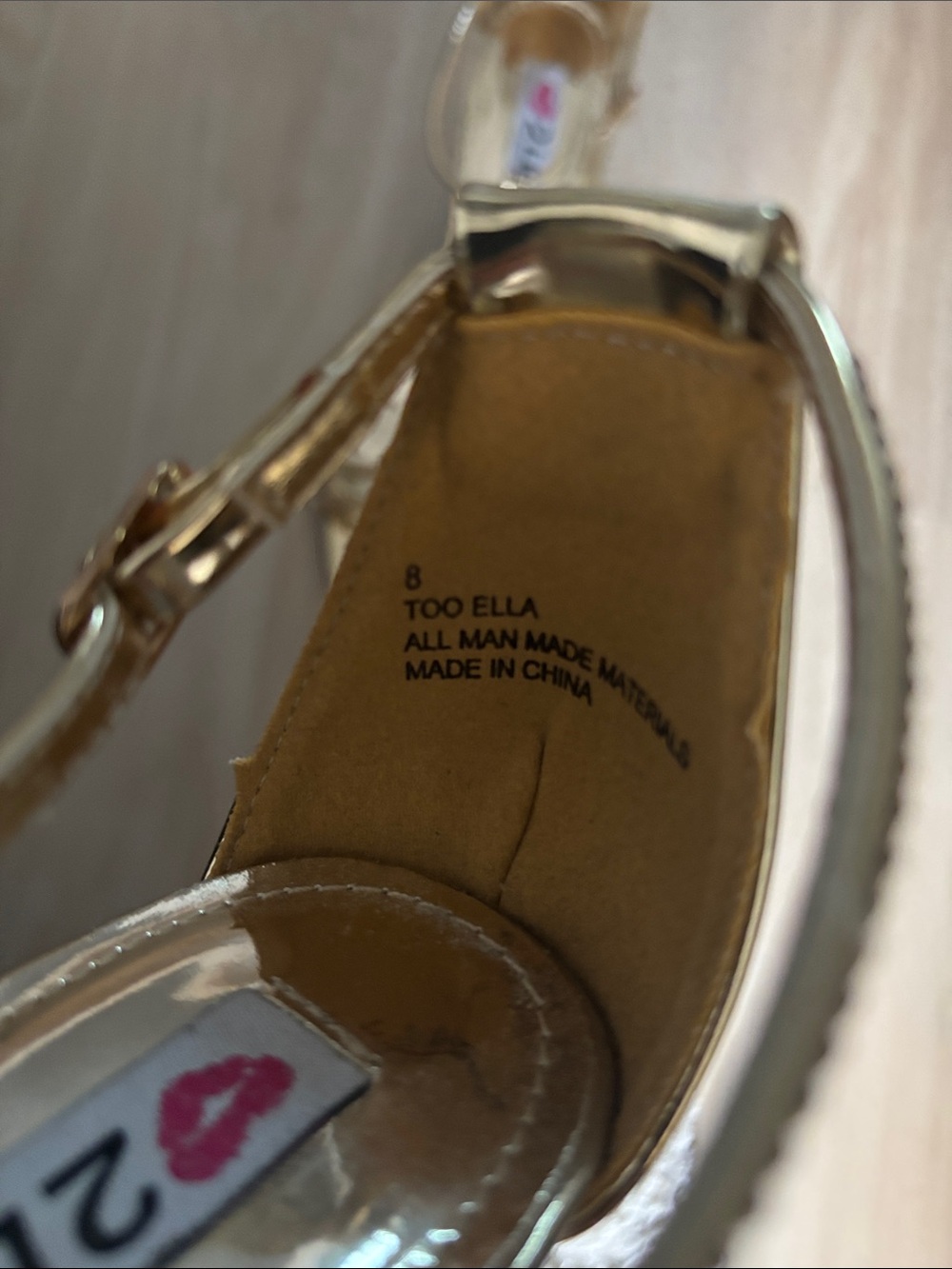 2 Lips Too Metallic Gold Too Ella T-Strap low heel  Sandal like New! Beautiful - Picture 11 of 16